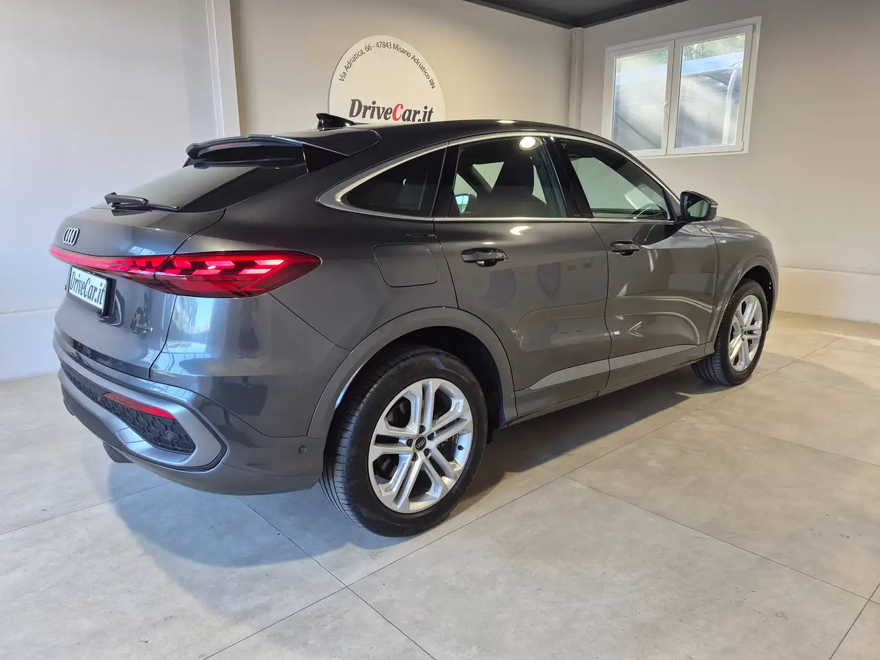 Audi Q5 SPORTBACK NEW GENERATION QUATTRO S LINE EDITION S-TRONIC DISPLAY PASSEGGERO AUTO UFFICIALE AUDI 1, миниатюра 5