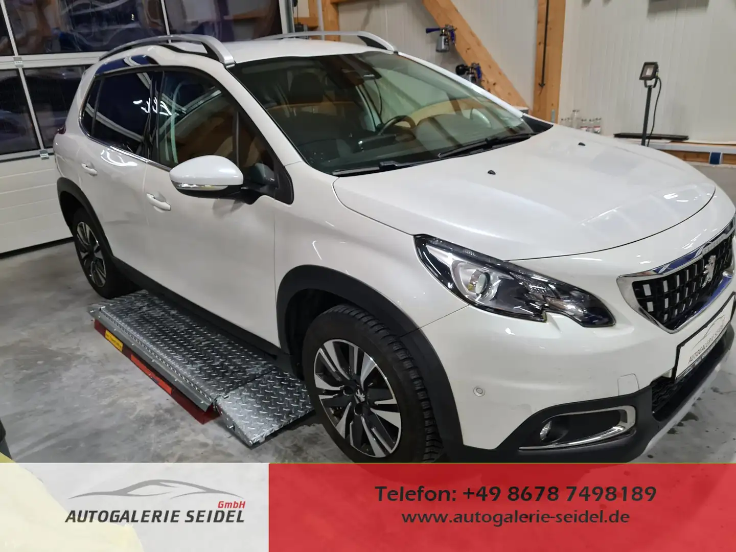 Peugeot 2008 Allure 81 kW (110 PS), Autom. 6-Gang, Frontantrieb Blanc - 1