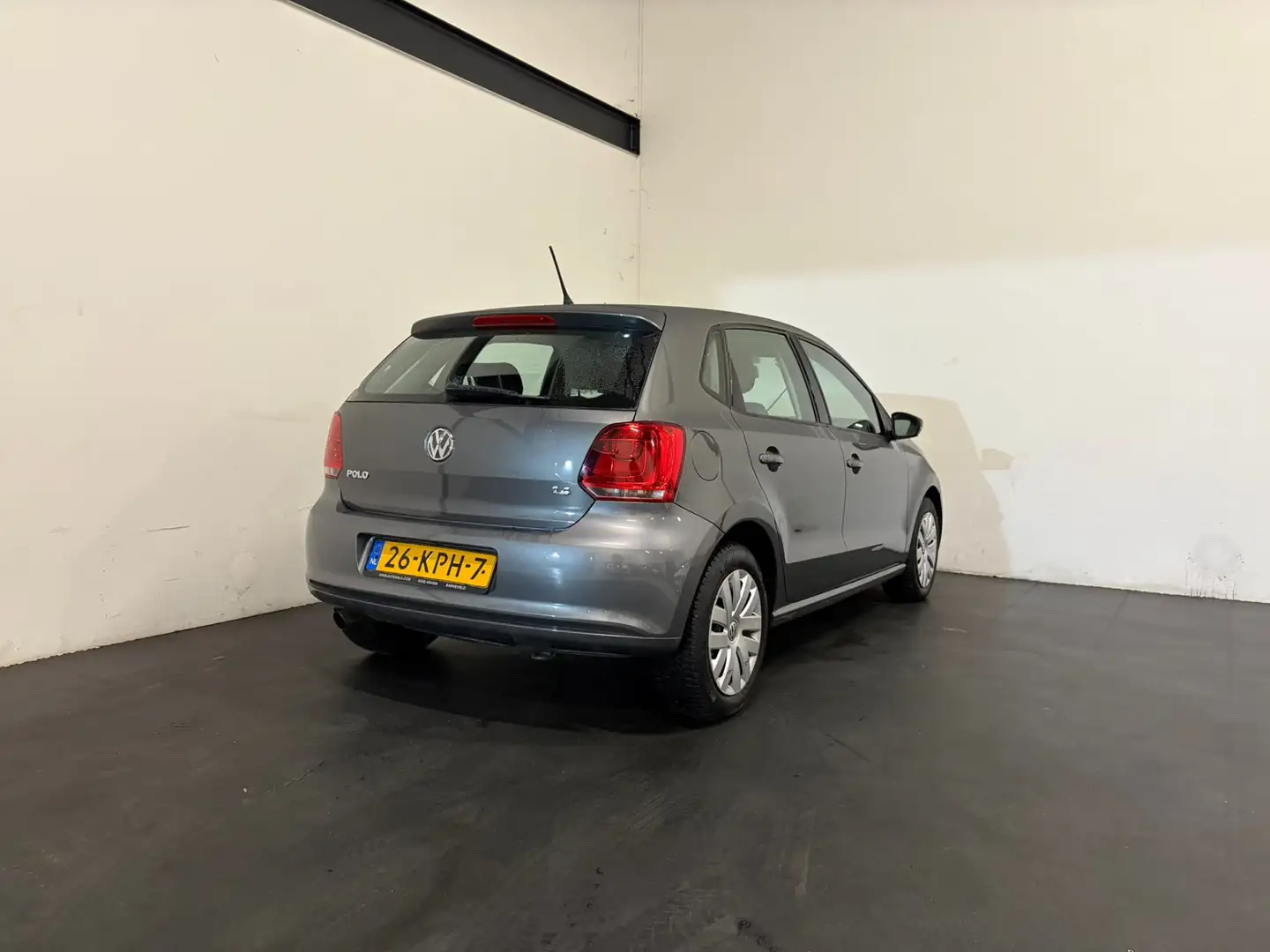 Volkswagen Polo 1.4-16V Comfortline. APK 01-2027! Šedá - 2