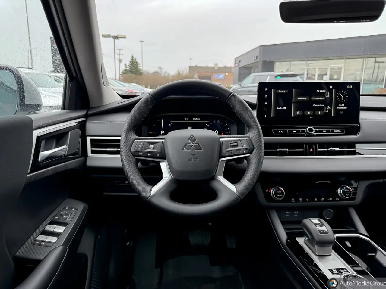 Mitsubishi Outlander снимка Mitsubishi Outlander