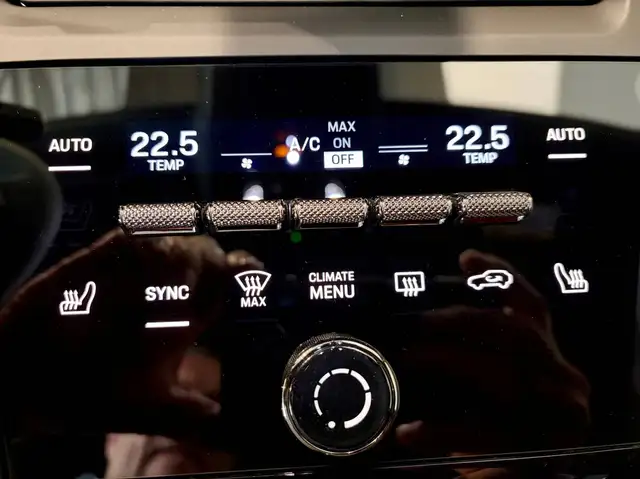 Porsche Macan view 14