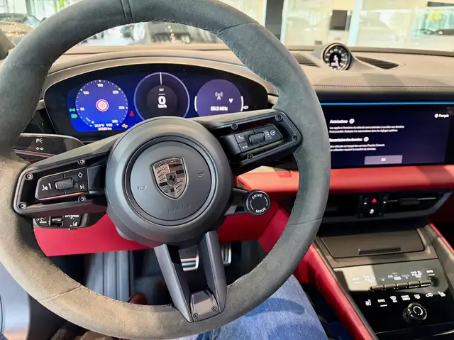 Porsche Macan view 13