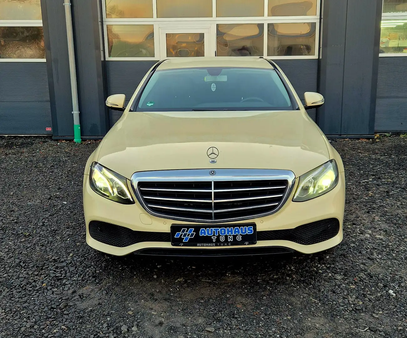 Mercedes-Benz E 220 E 220 d, Widescreen, Navi, PDC, Kamera, Vollleder Beige - 2
