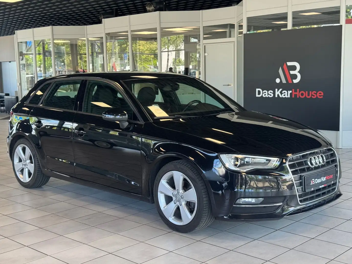 Audi A3 1.4 TFSI Sportback ambition · Automatik · Schwarz - 1