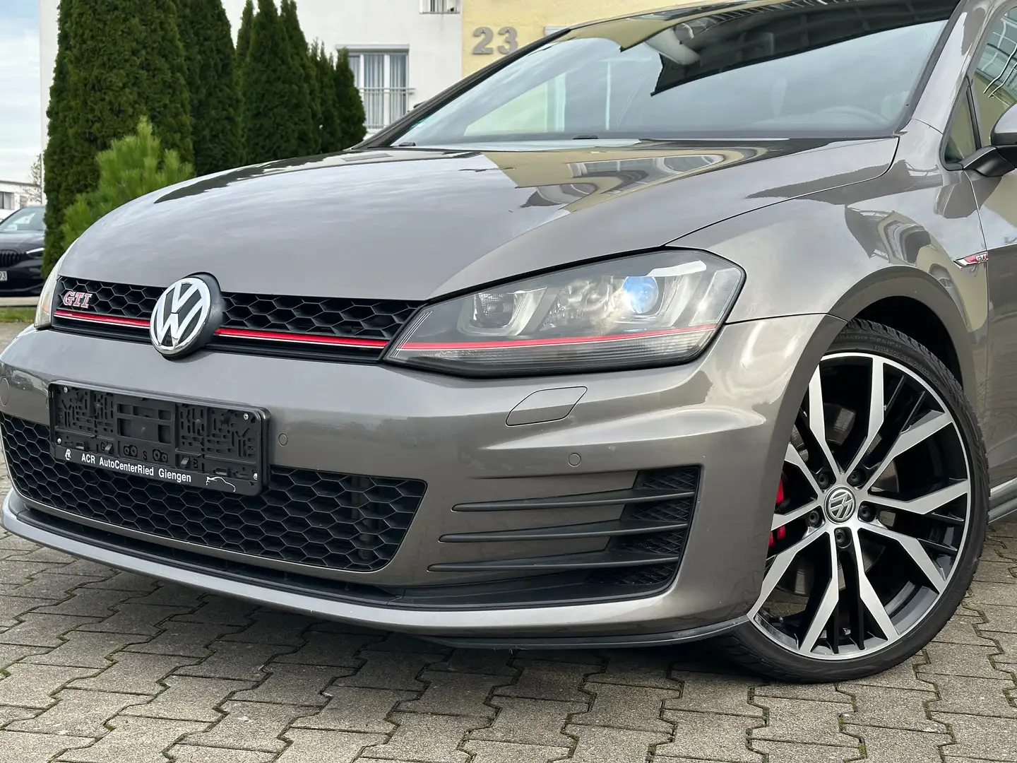 Volkswagen Golf GTI VII Performance 2.H/Bi Xenon/19 Zoll/Temp. Grijs - 2
