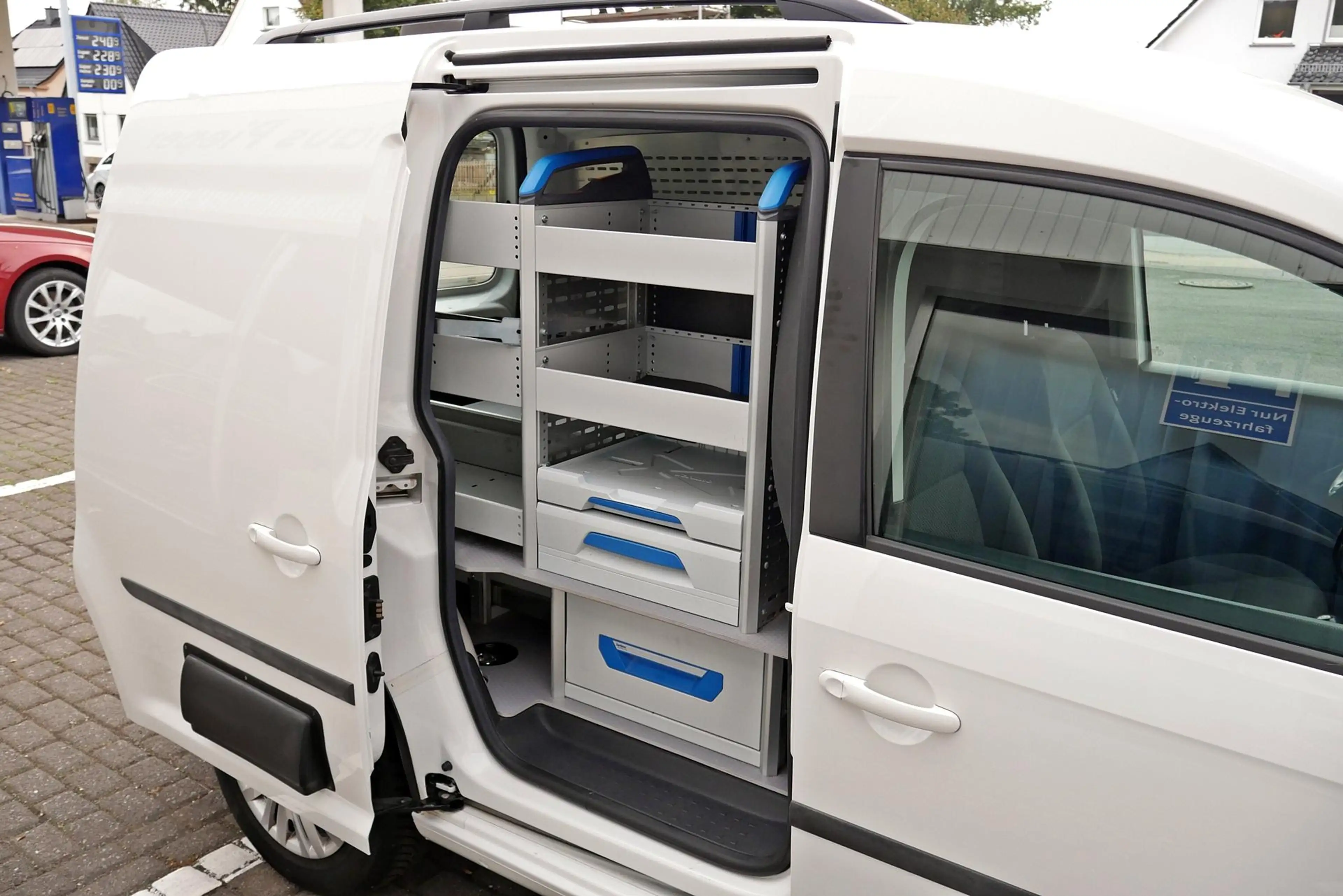 Volkswagen Caddy 2.0 TDI Kasten AHK Sortimo Regal 75 kW (102 PS)... — photo 25