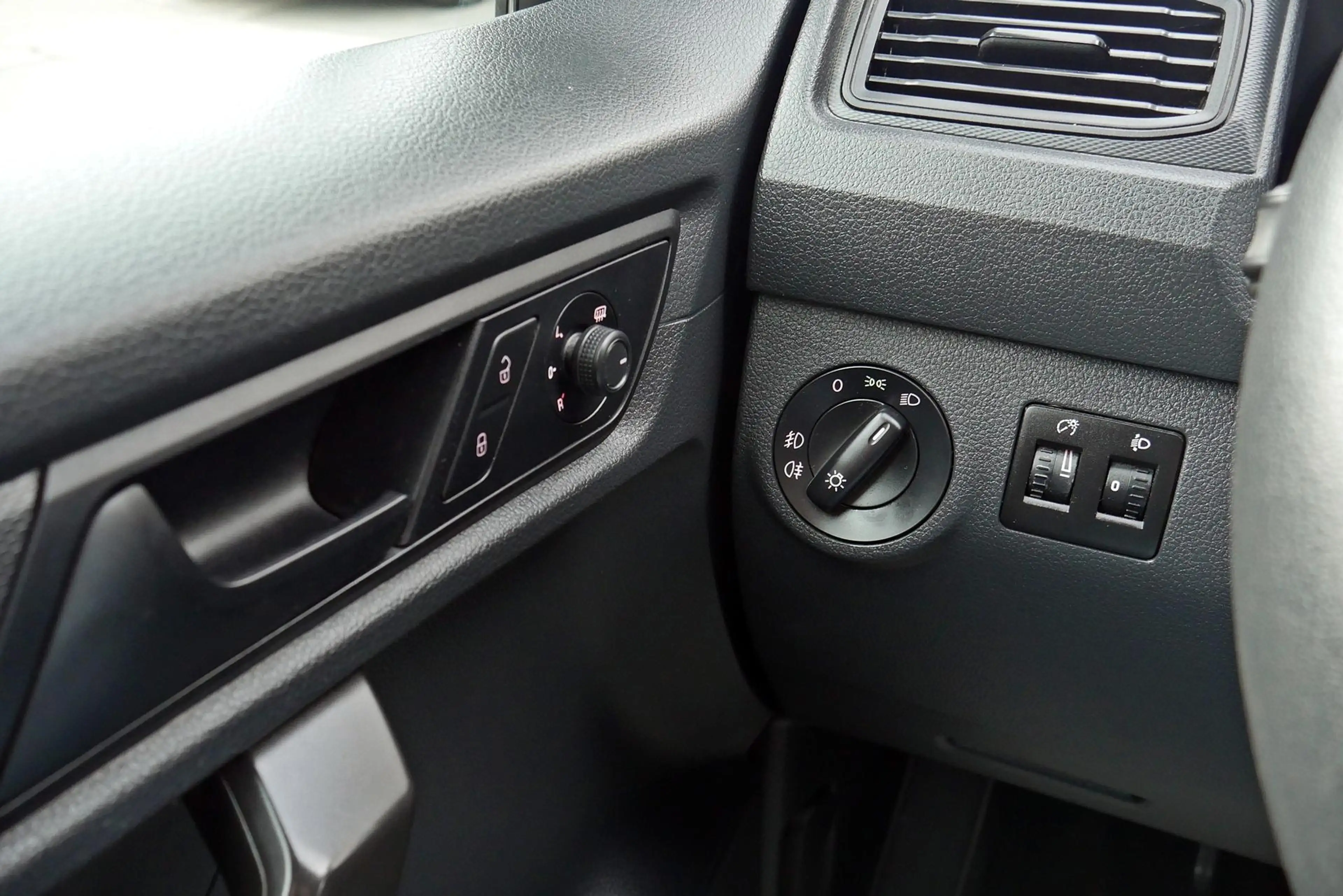 Volkswagen Caddy 2.0 TDI Kasten AHK Sortimo Regal 75 kW (102 PS)... — photo 19