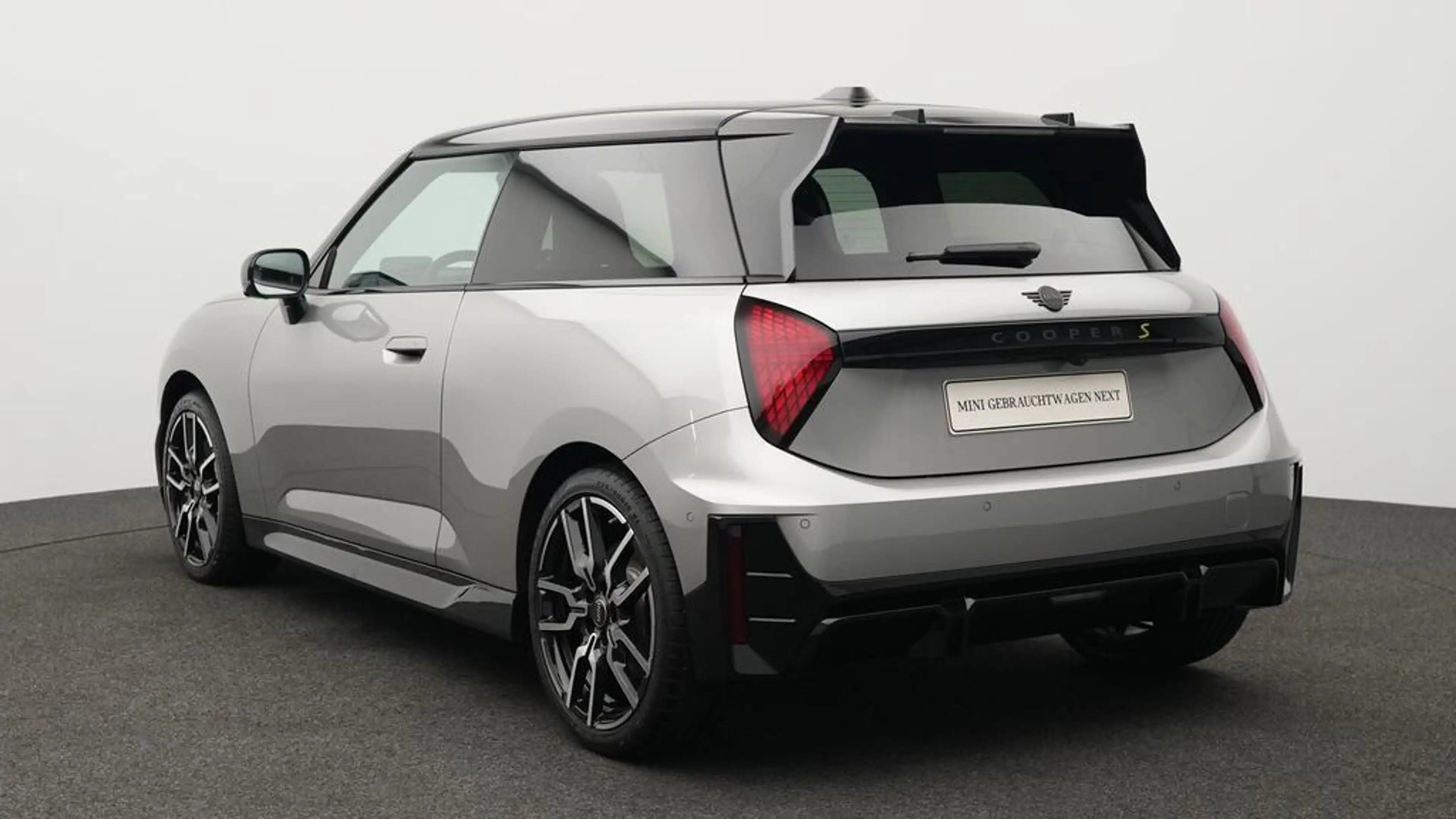 MINI Cooper SE John Cooper Works Trim — photo 6