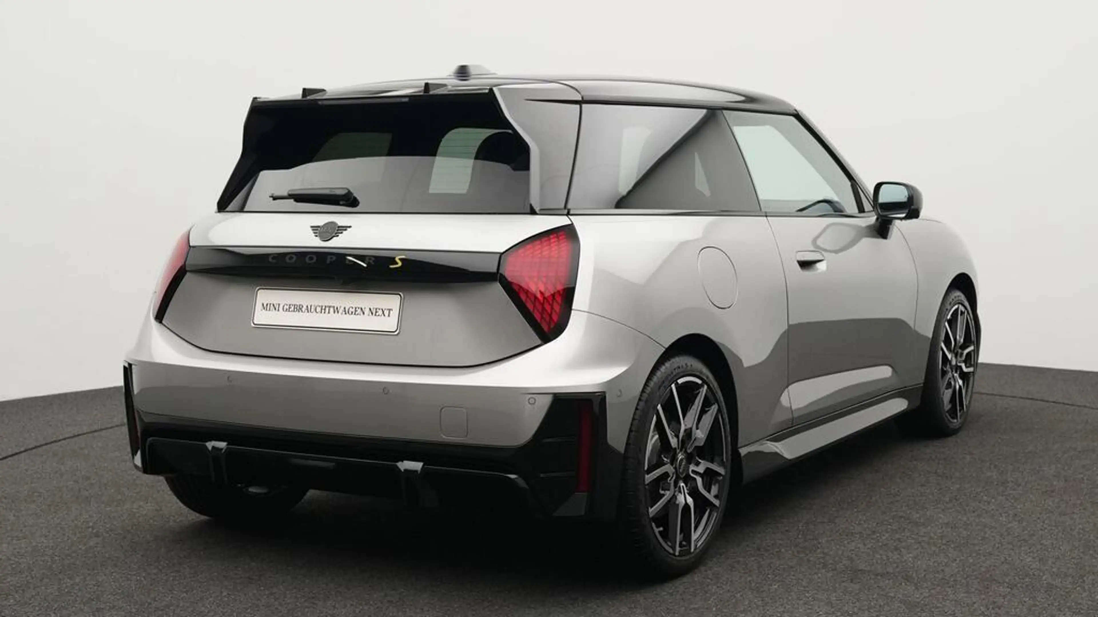 MINI Cooper SE John Cooper Works Trim — photo 4