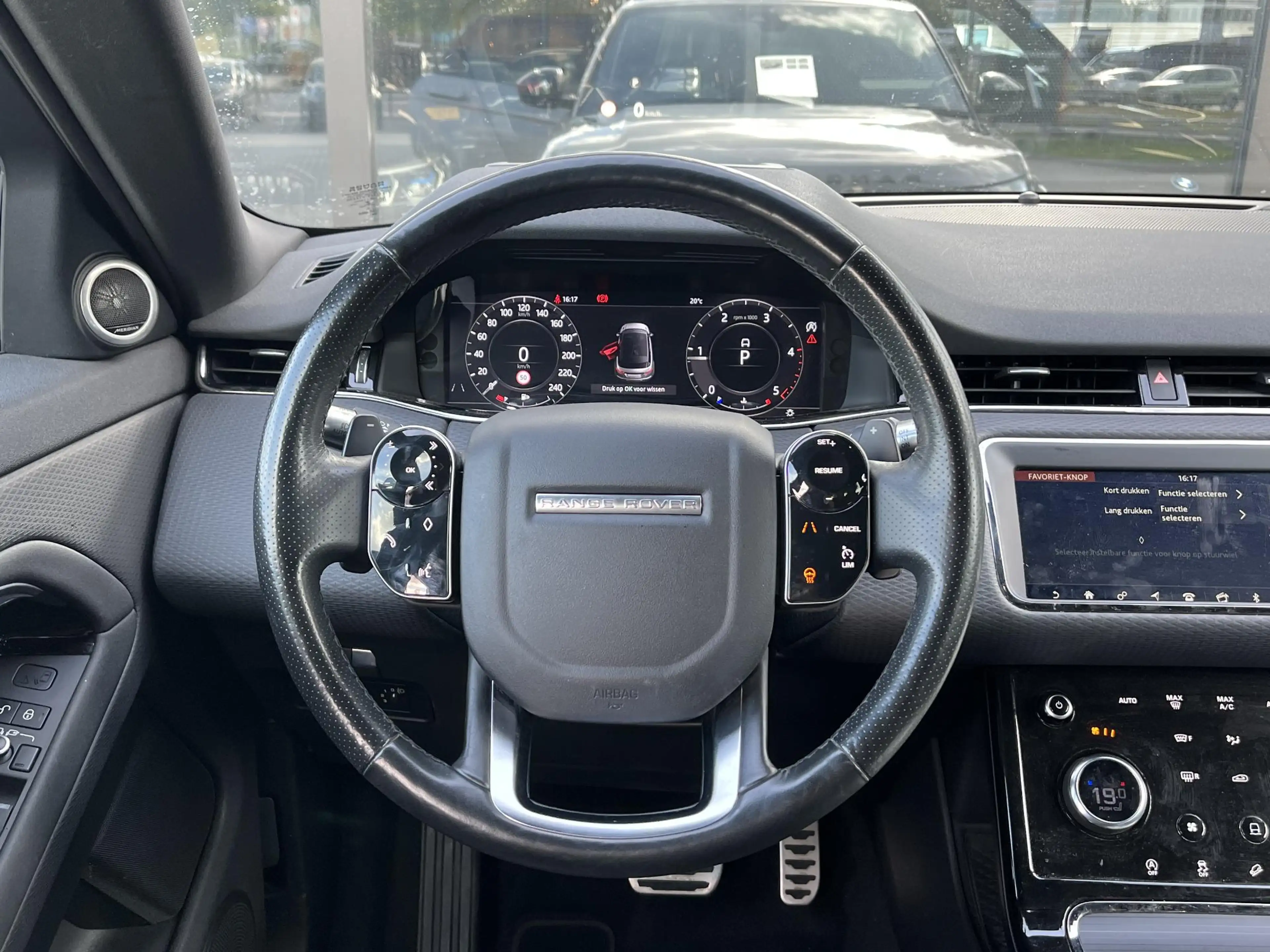 Land Rover Range Rover Evoque 2.0 D150 AWD HSE — photo 7
