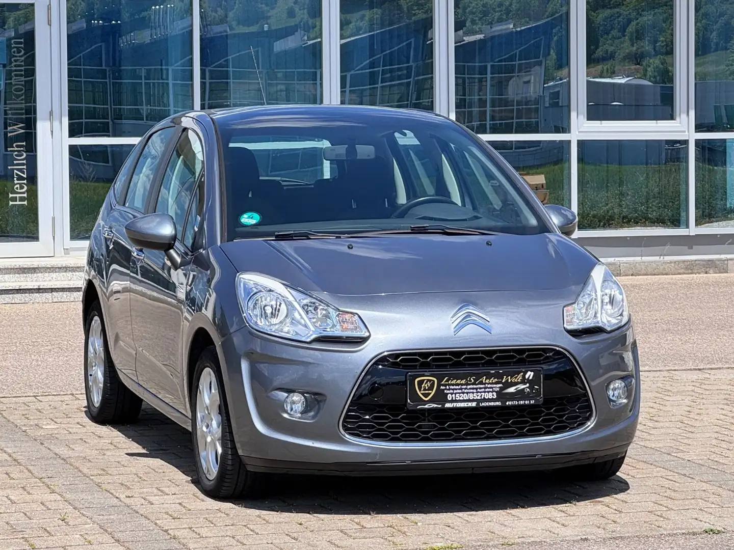 Citroen C3 Exclusive Euro5 Klima Panorama Tüv/Au 11.2027 Grau - 1
