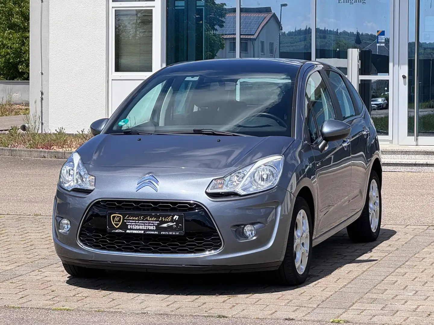 Citroen C3 Exclusive Euro5 Klima Panorama Tüv/Au 11.2027 Grau - 2