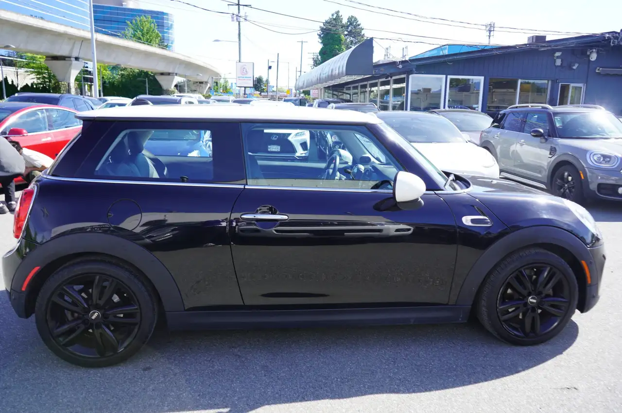 MINI 3 Door снимка MINI 3 Door