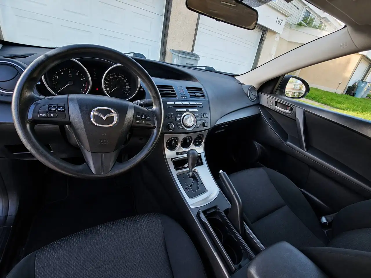 Mazda 3 снимка Mazda 3