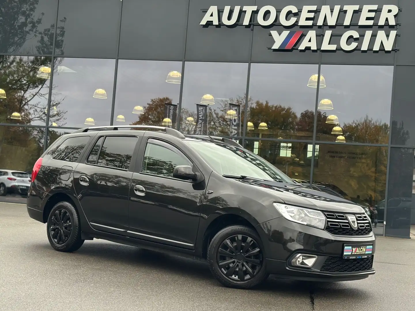 Dacia Logan MCV SCe 75 Comfort 2.HAND/NAVI/KLIMA/BT/EF Schwarz - 1