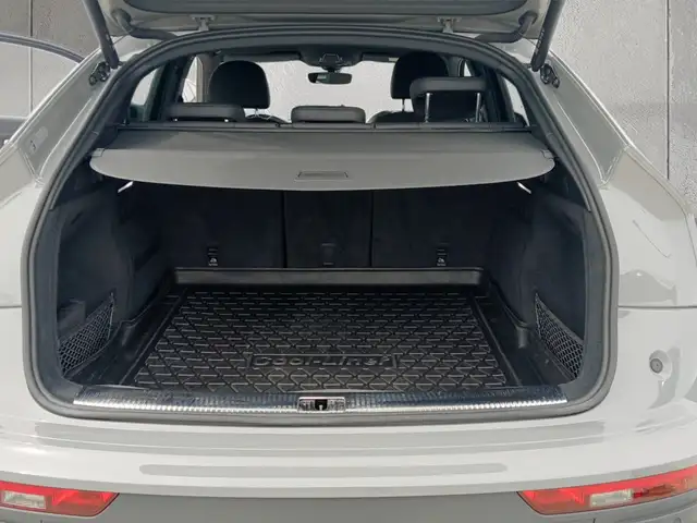 Audi Q5 view 14