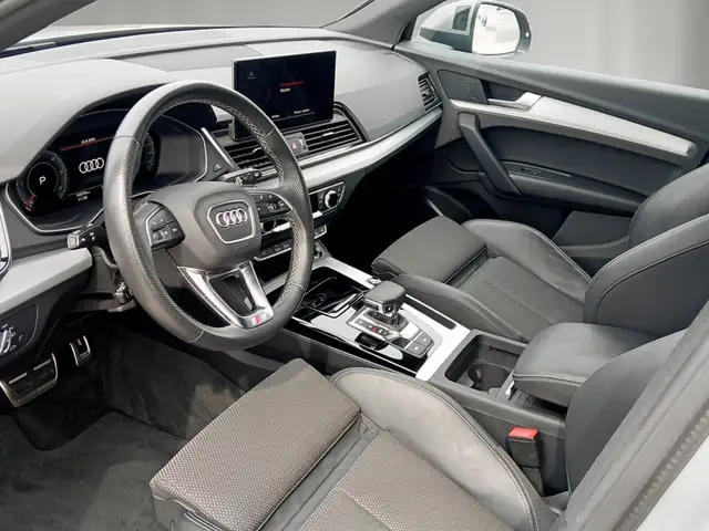Audi Q5 view 6