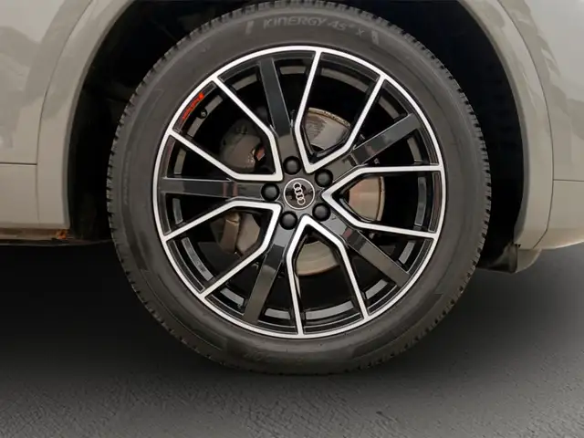 Audi Q5 view 15