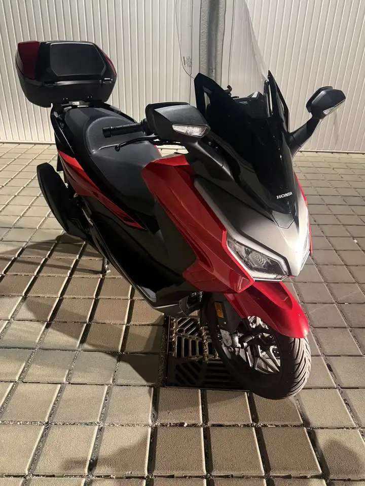Honda Forza 350