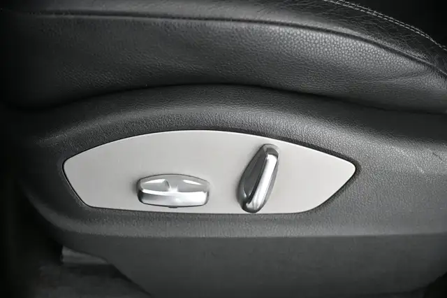 Porsche Cayenne view 30
