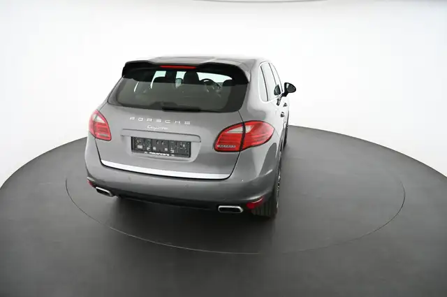 Porsche Cayenne view 12