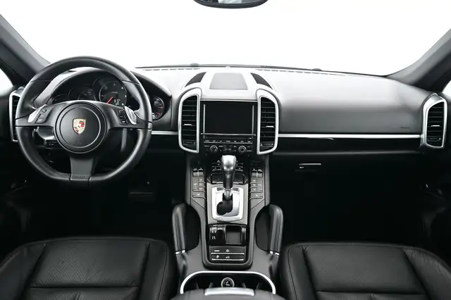Porsche Cayenne view 17