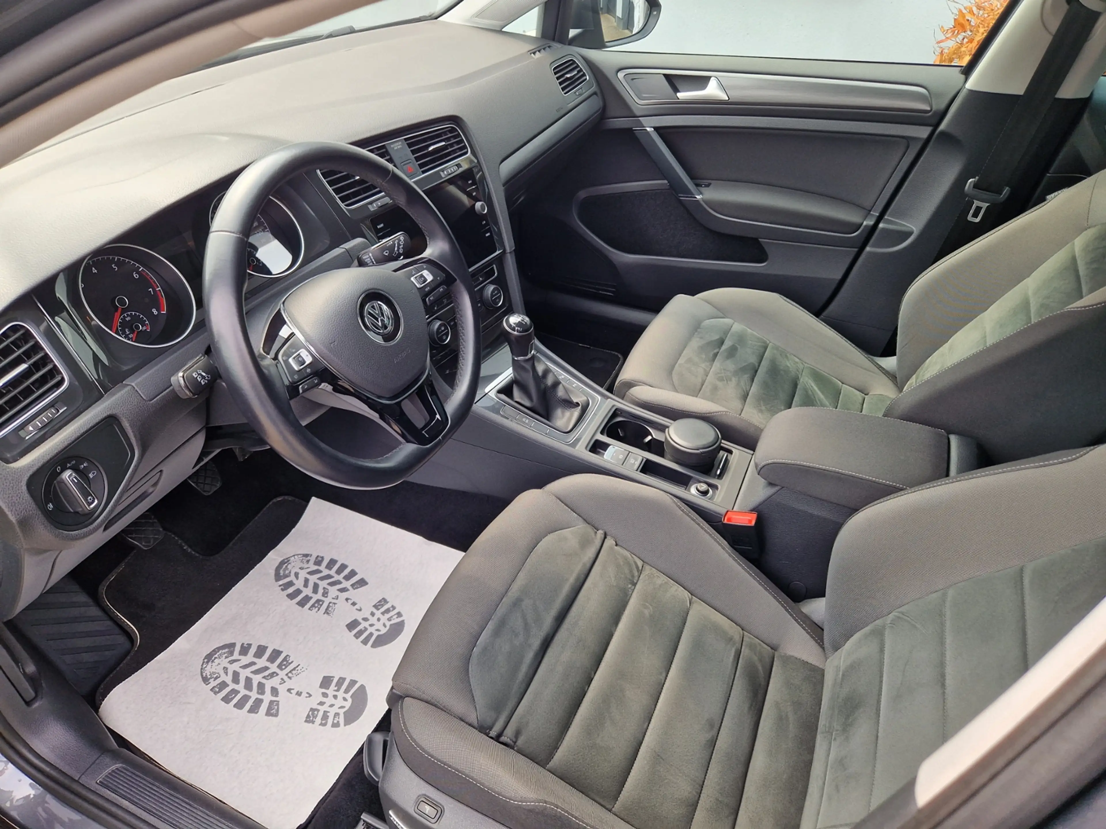Volkswagen Golf Variant Comfortline R-Line 1,5 l TSI *SHZ* — photo 14