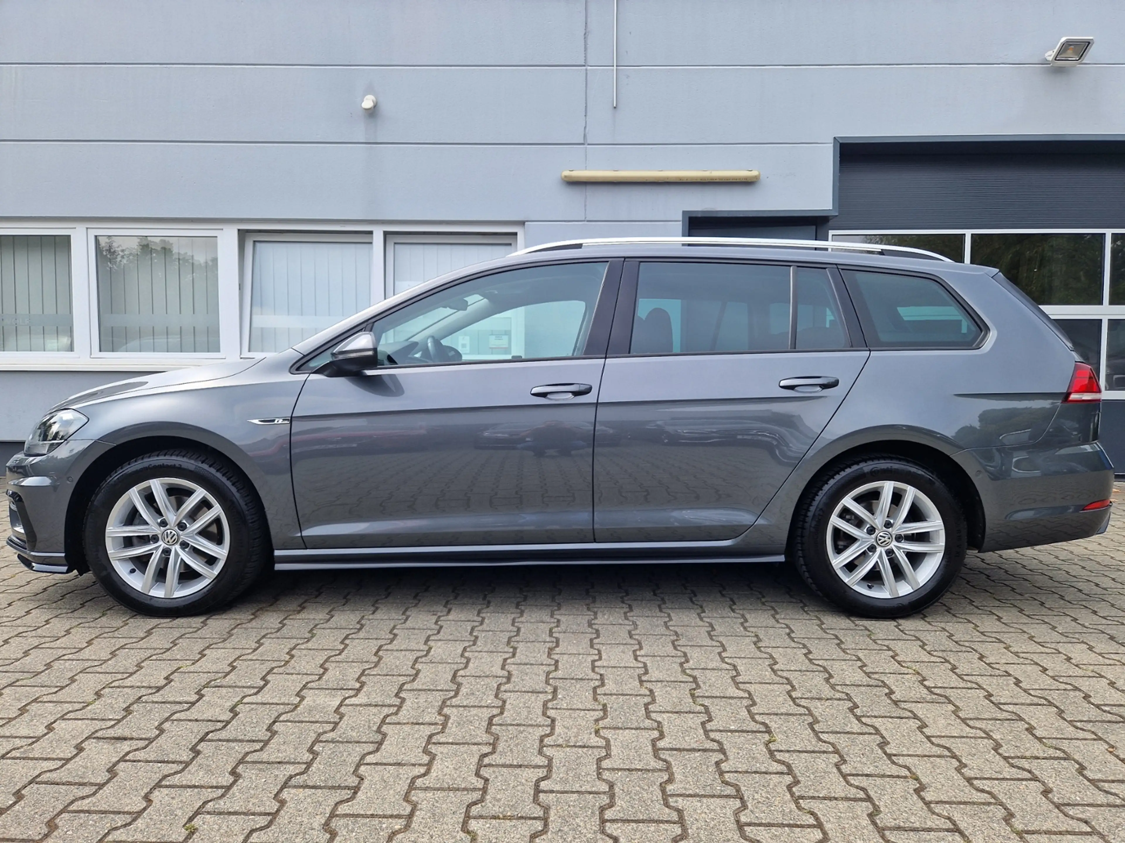 Volkswagen Golf Variant Comfortline R-Line 1,5 l TSI *SHZ* — photo 4