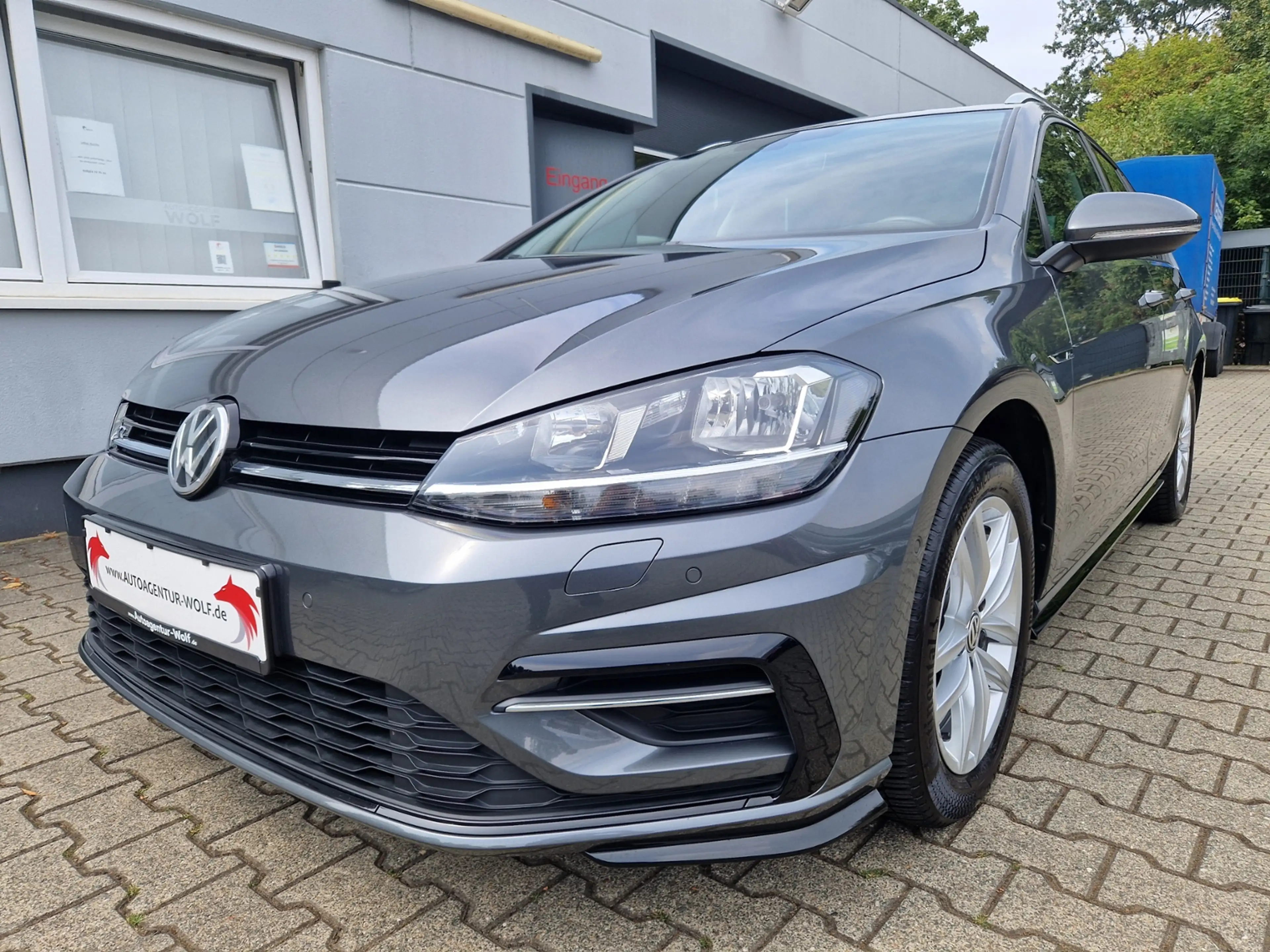 Volkswagen Golf Variant Comfortline R-Line 1,5 l TSI *SHZ* — photo 2