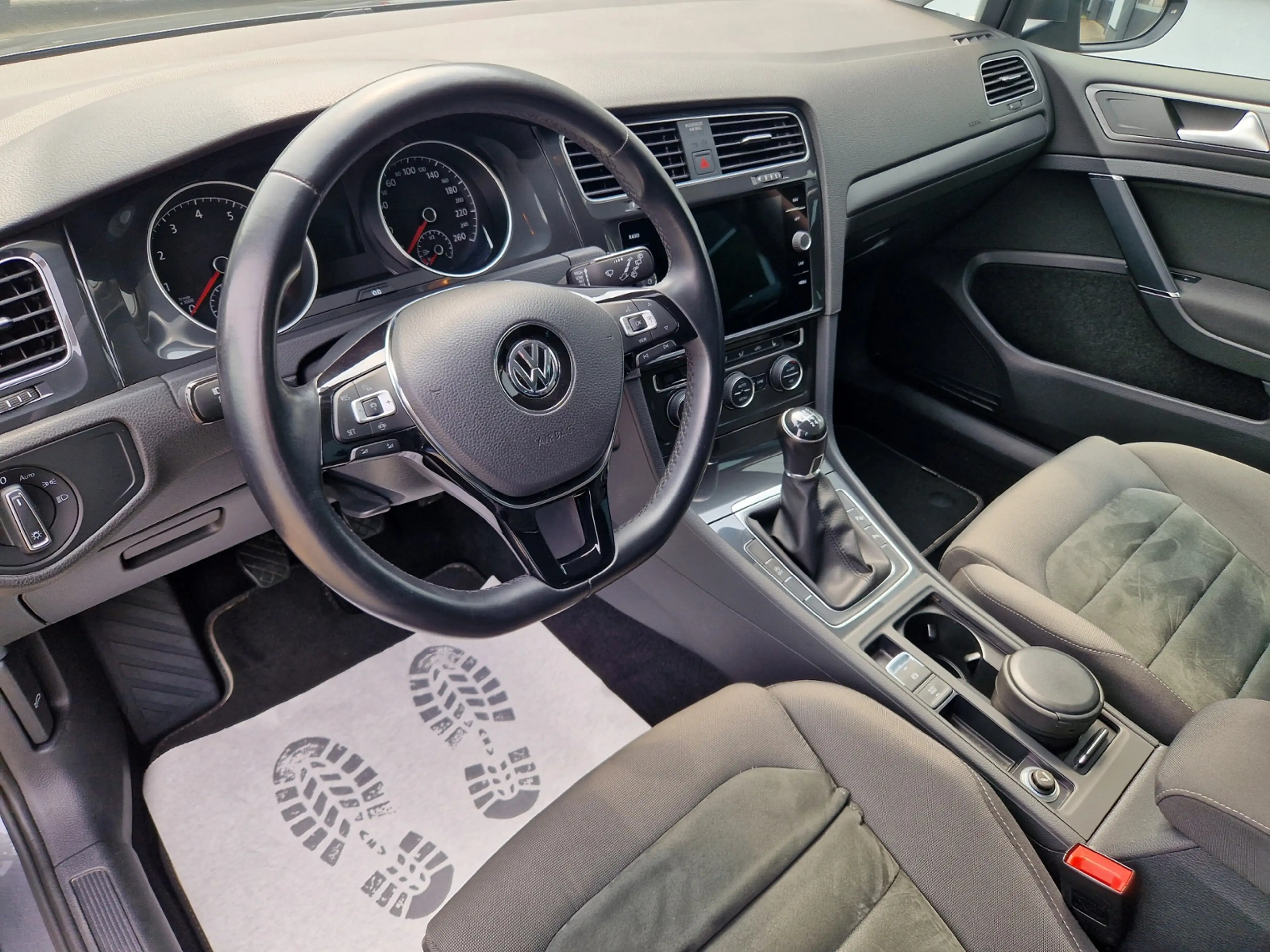 Volkswagen Golf Variant Comfortline R-Line 1,5 l TSI *SHZ* — photo 15
