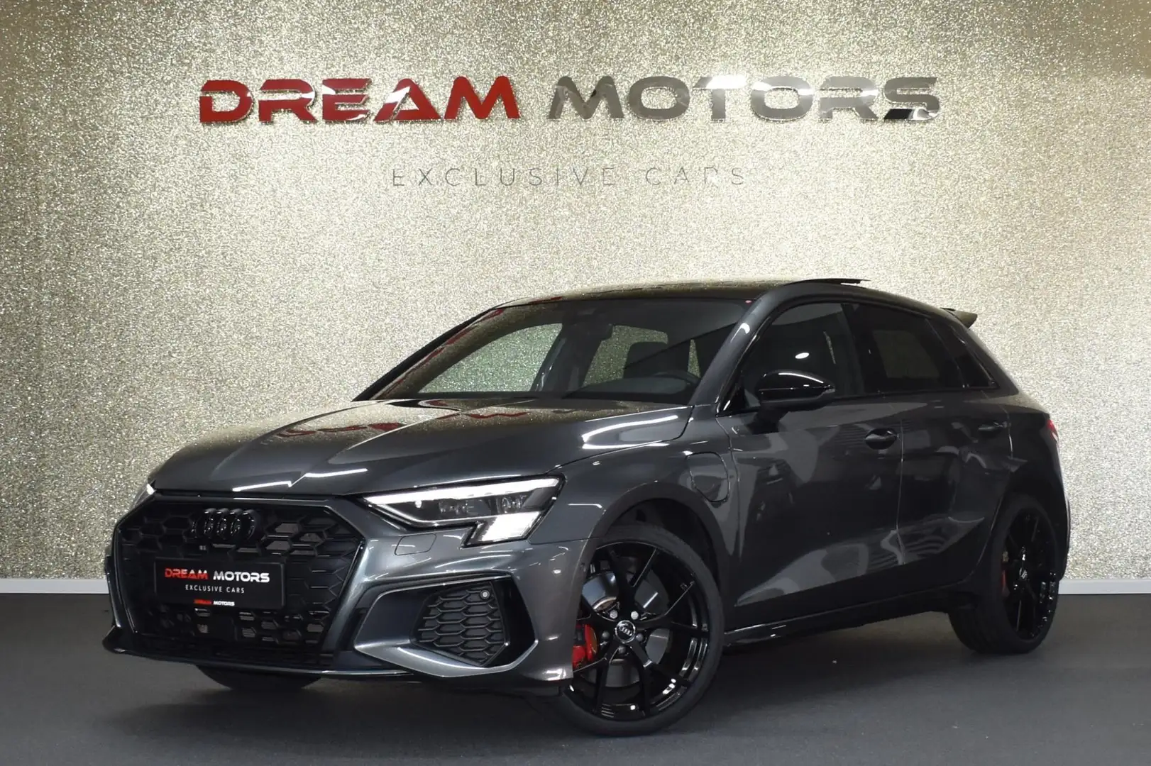 Audi A3 Sportback 40 TFSI e 204pk S-Line Competition | S3 Grijs - 1