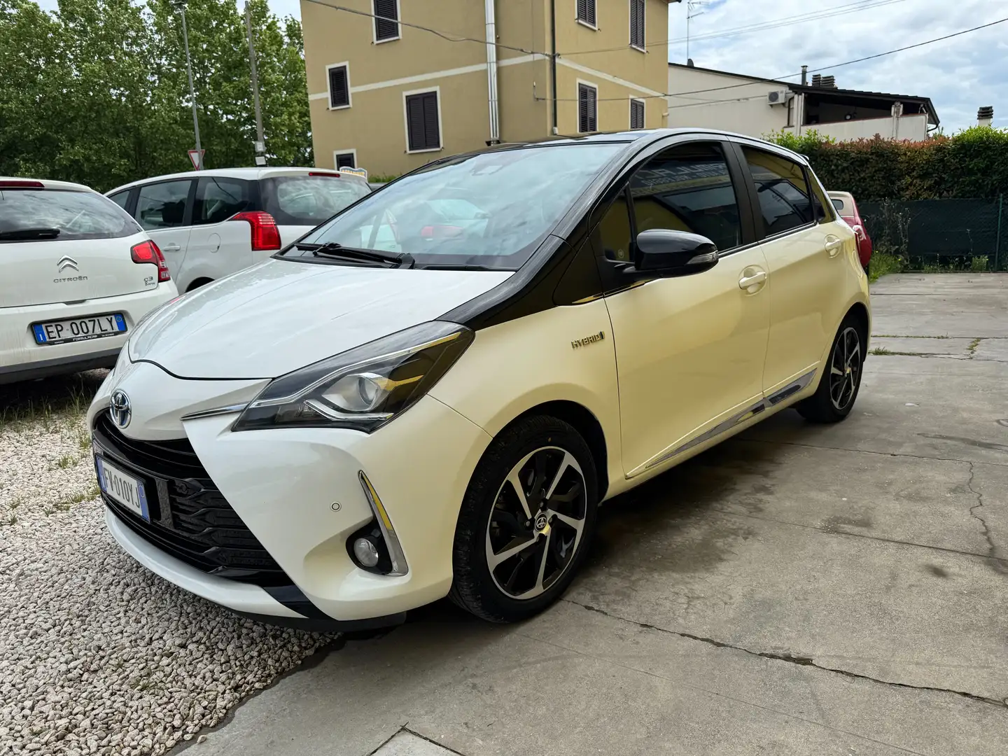 Toyota Yaris Yaris 5p 1.5h Trend White Edition my18 Blanc - 2