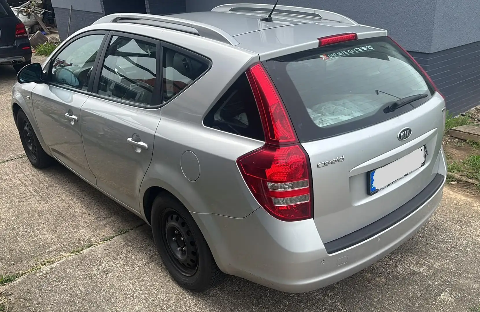 Kia Ceed SW / cee'd SW 1.6 CRDi EX | 1.Hand Silber - 2