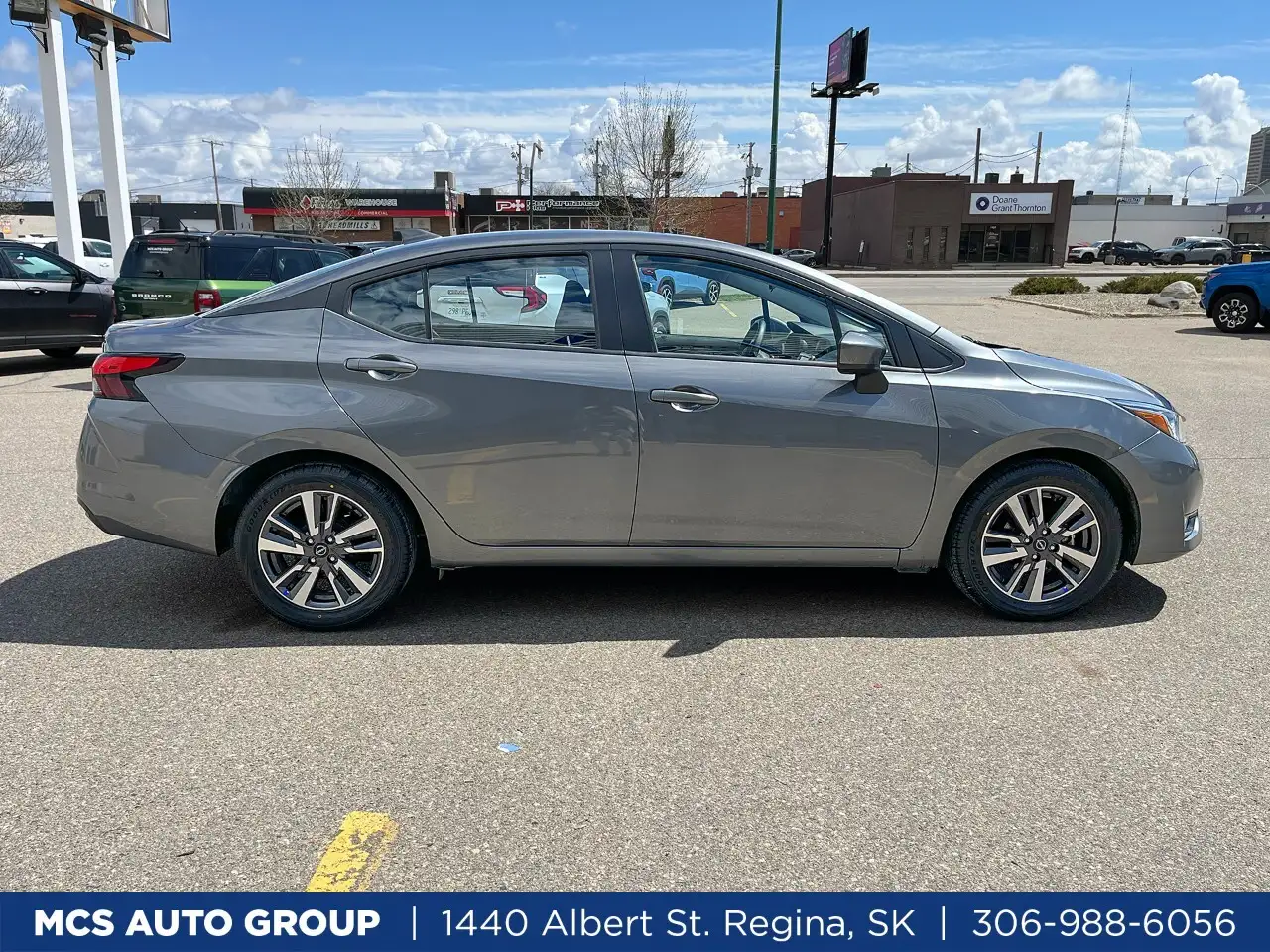 Nissan Versa снимка Nissan Versa