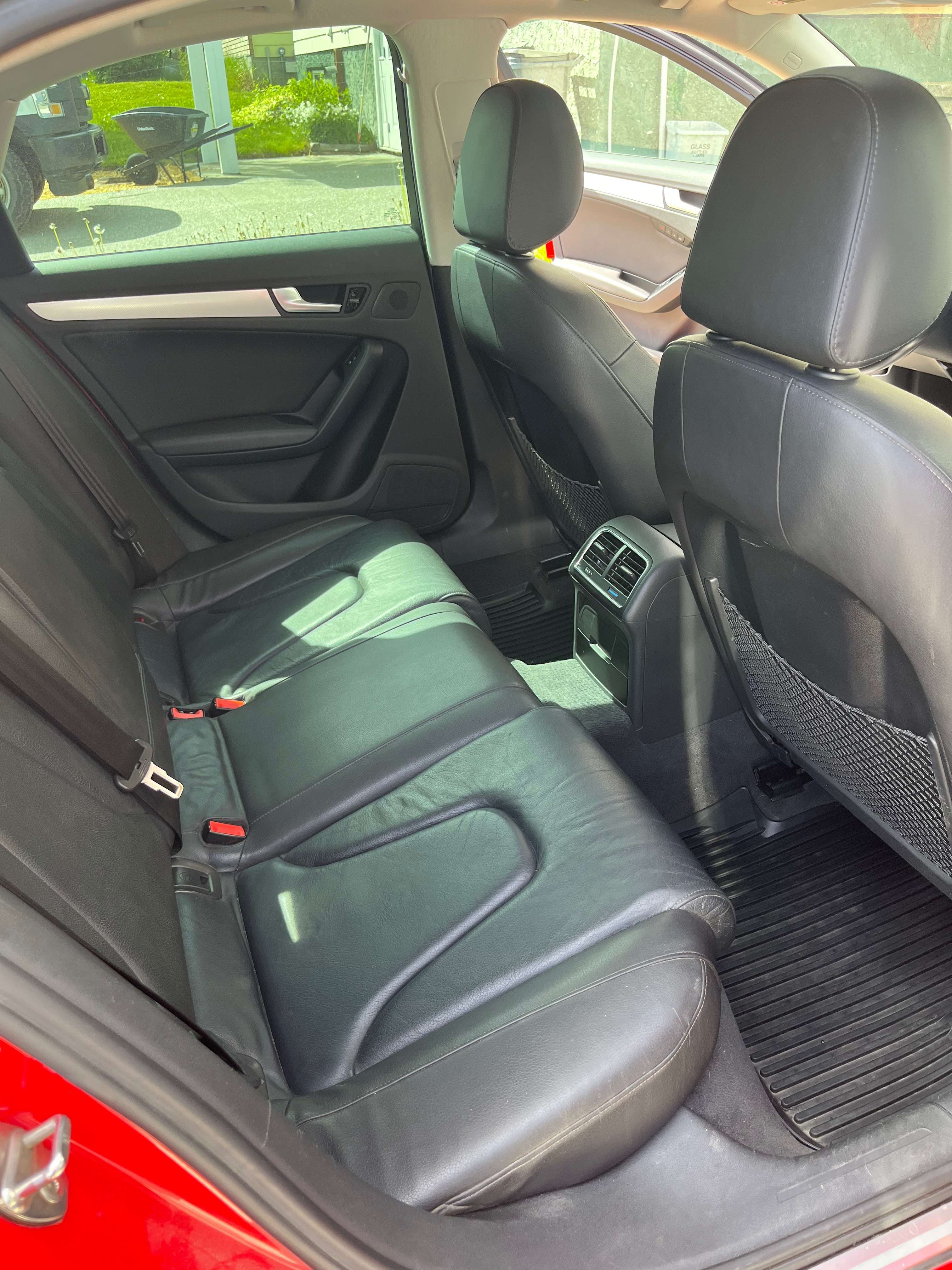 2010 Audi A4 Premium thumb 6
