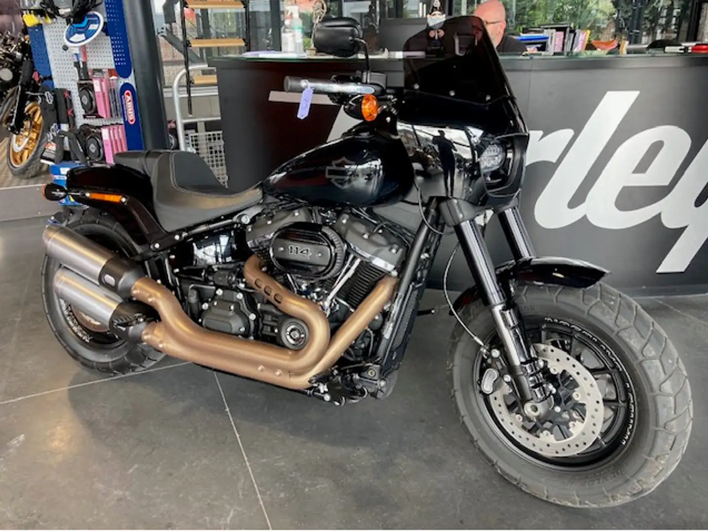 Harley-Davidson Fat Bob crna - 2