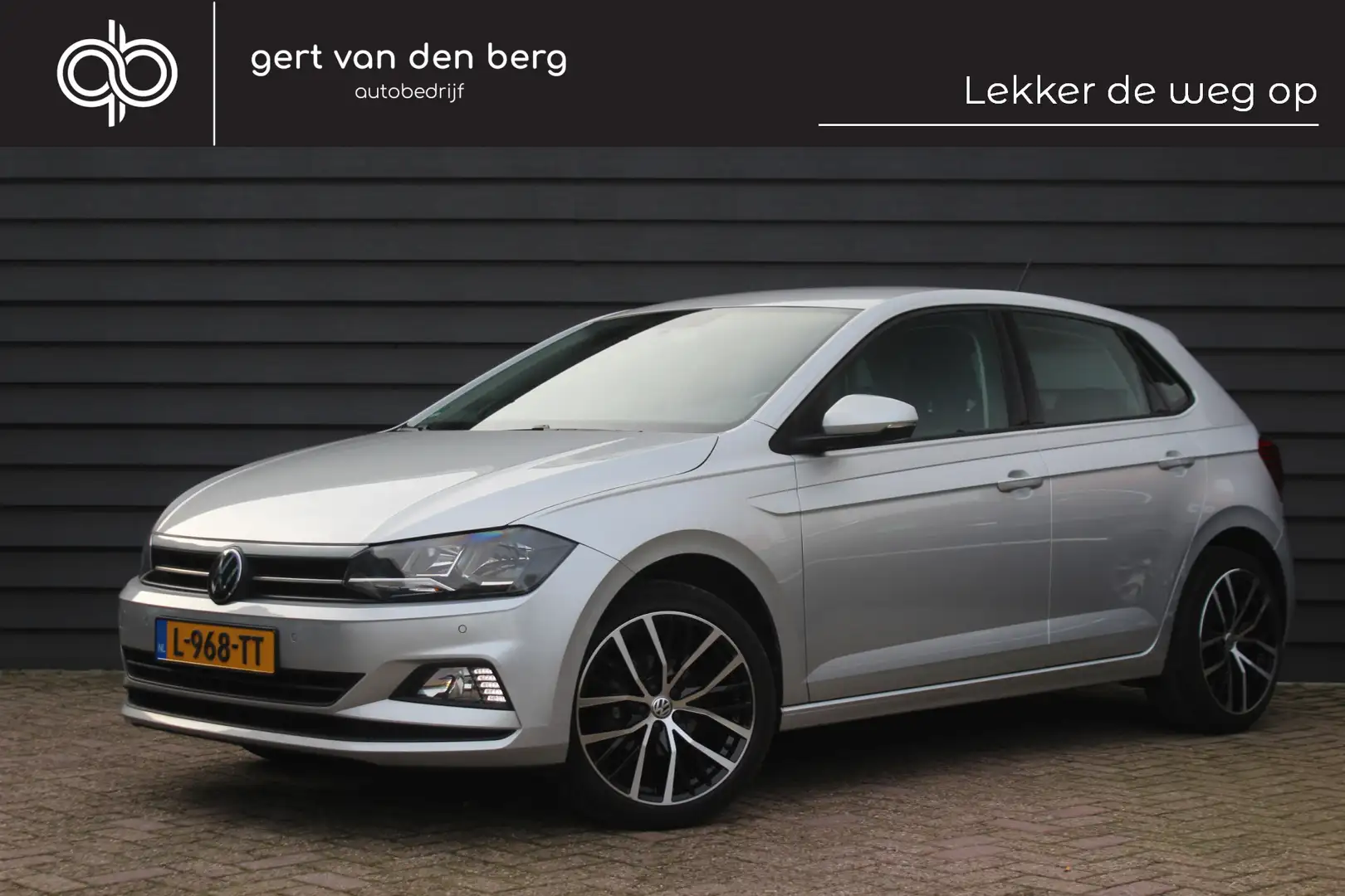 Volkswagen Polo 1.0 TSI Comfortline - AIRCO - CRUISE - NAVIGATIE - Grijs - 1
