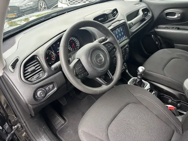 Jeep Renegade view 14