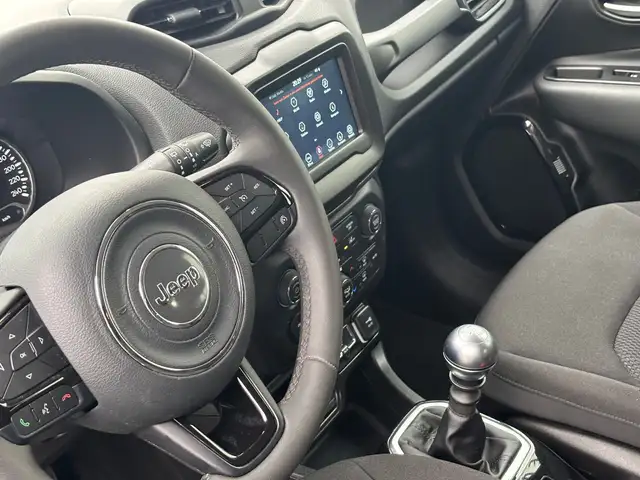Jeep Renegade view 15