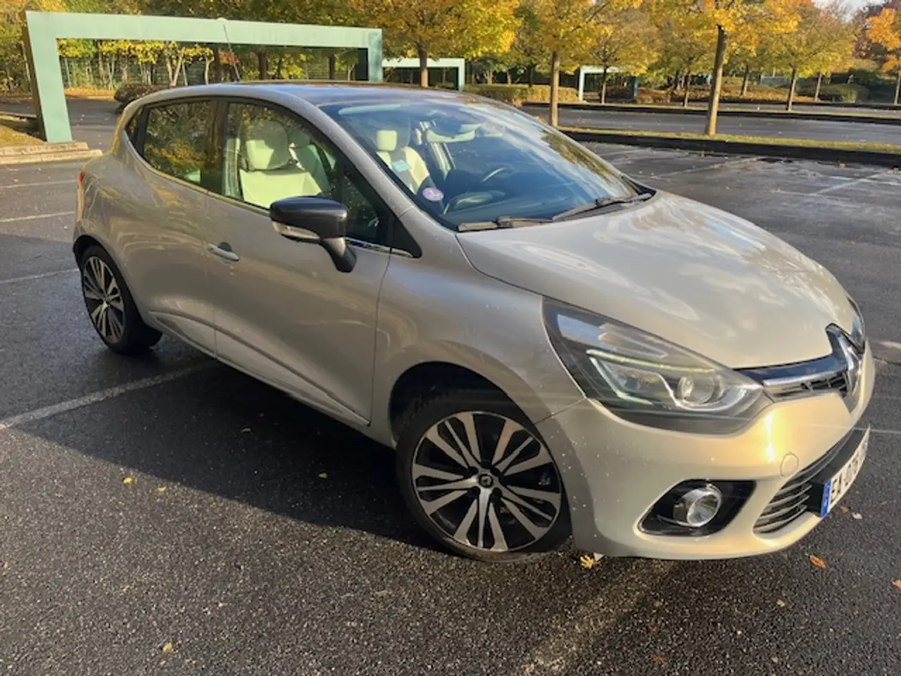 Renault Clio IV TCe 90 Energy Initiale Paris