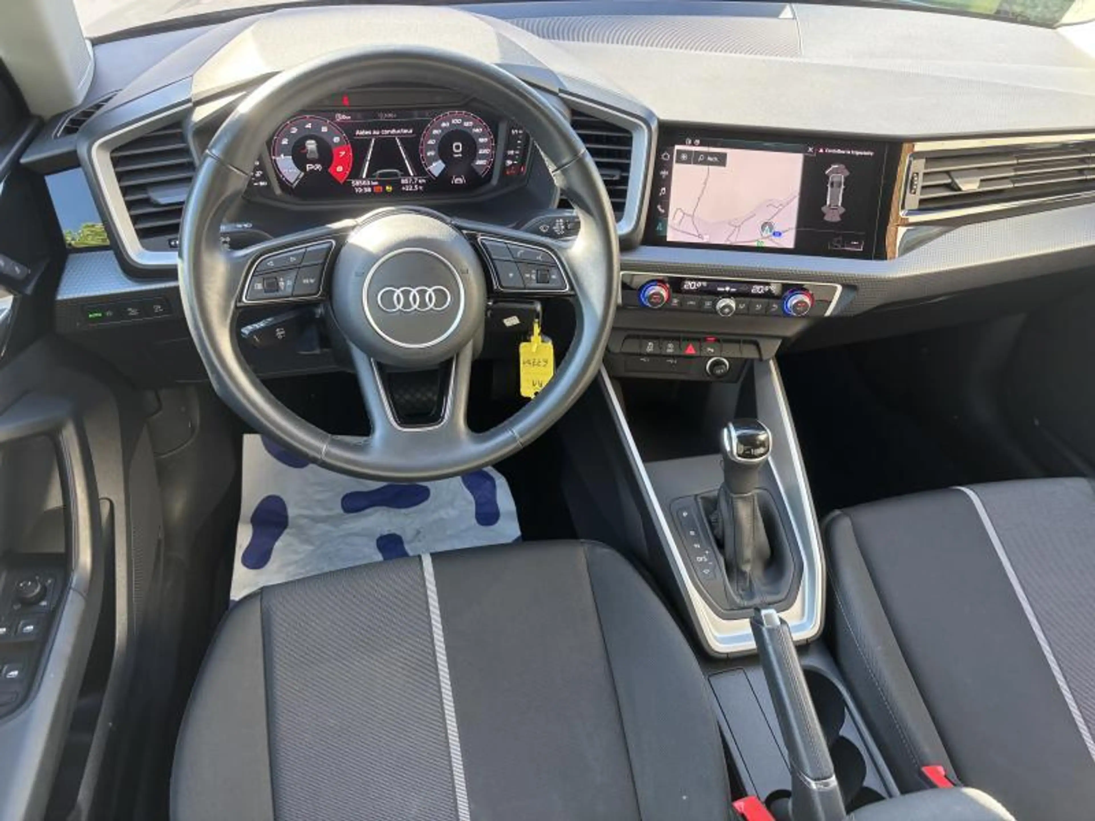 Audi A1 CITYCARVER DSG — photo 14
