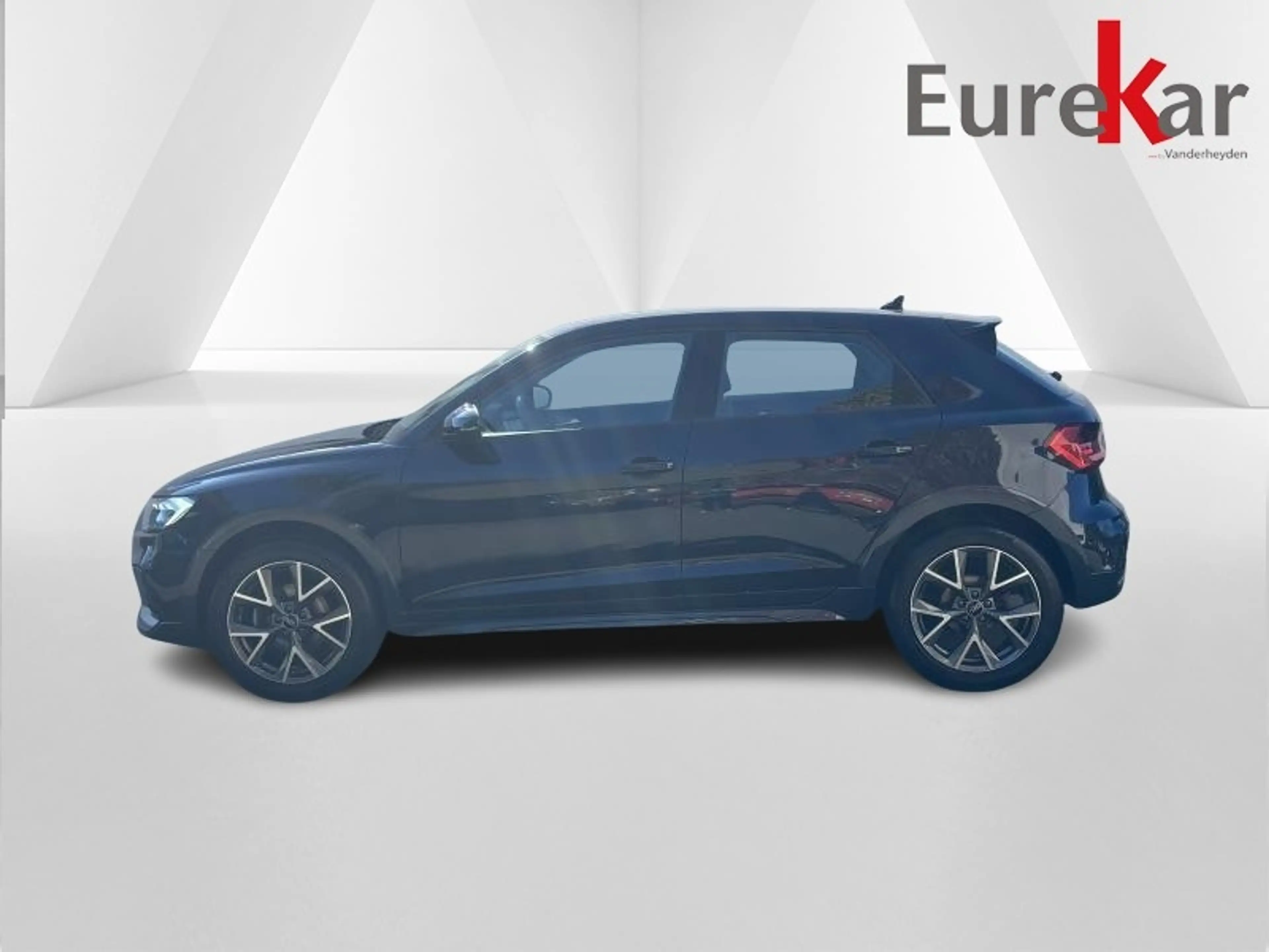 Audi A1 CITYCARVER DSG — photo 2