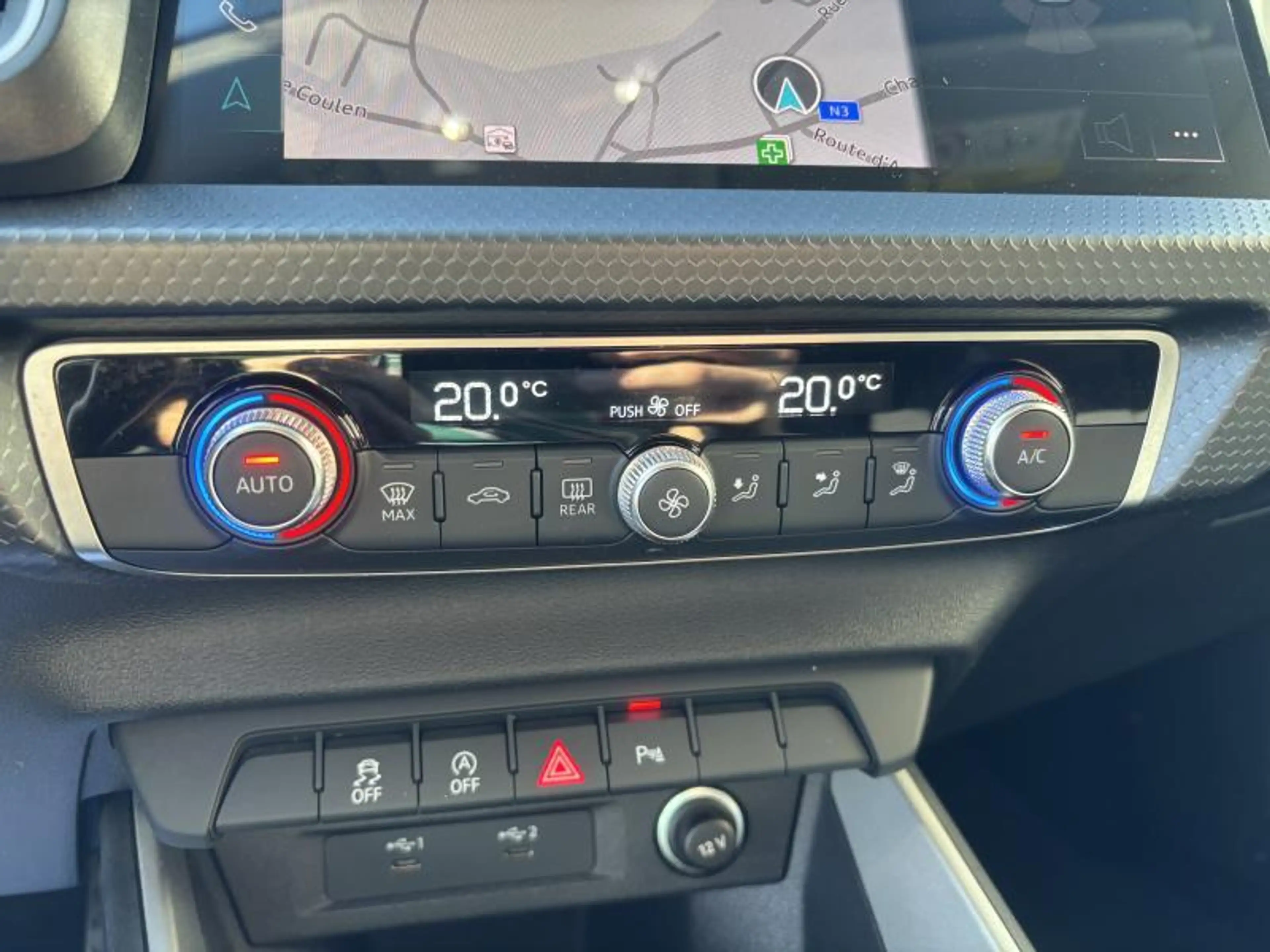 Audi A1 CITYCARVER DSG — photo 7