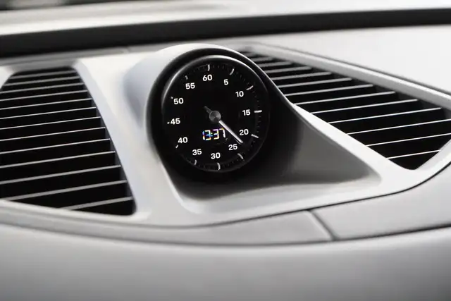 Porsche Macan view 21