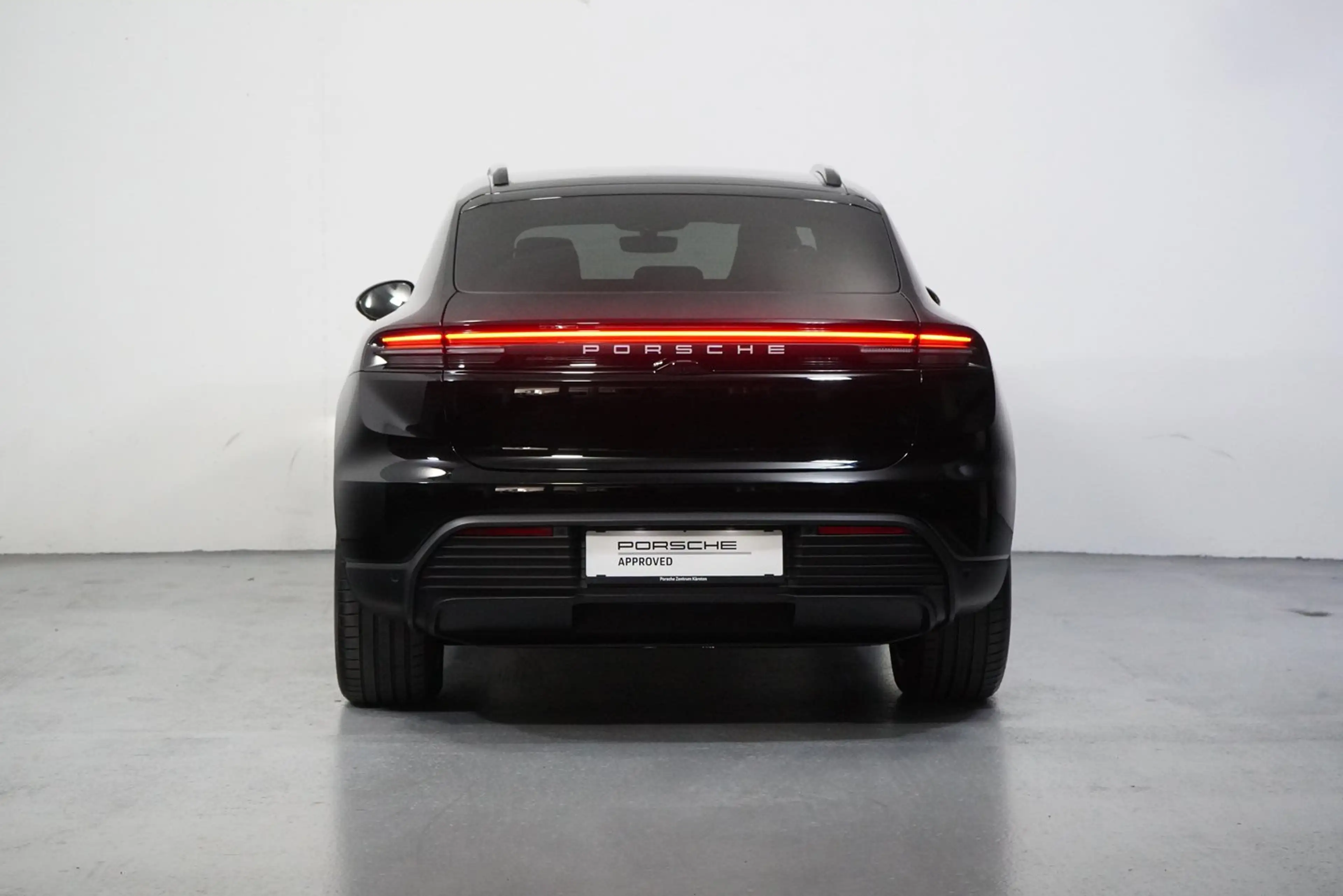 Porsche Macan 4 — photo 4