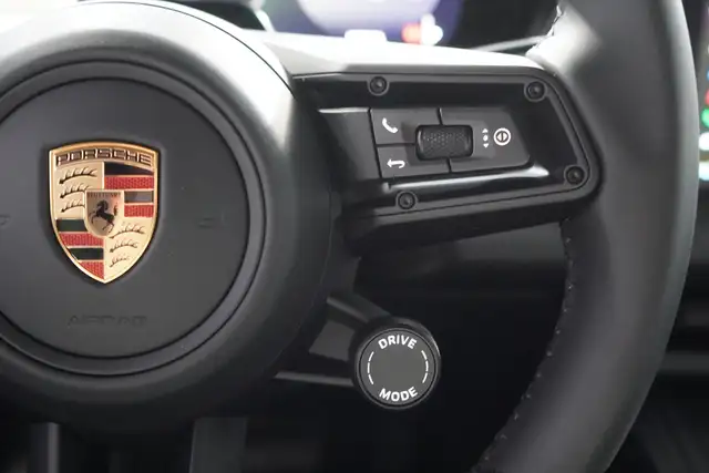 Porsche Macan view 19