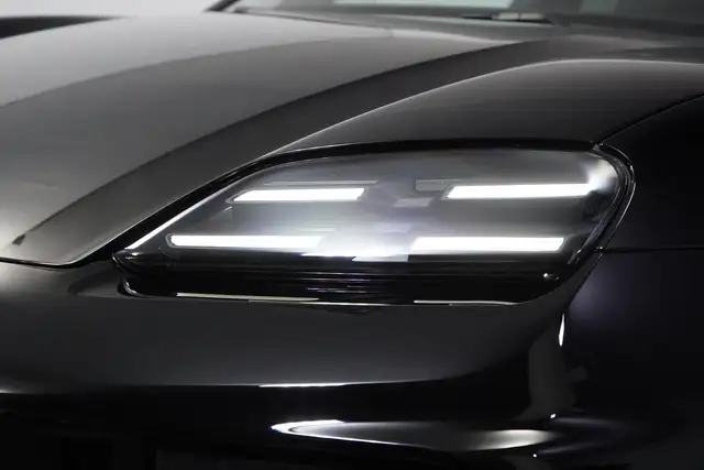 Porsche Macan view 6