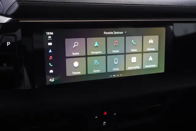 Porsche Macan view 20