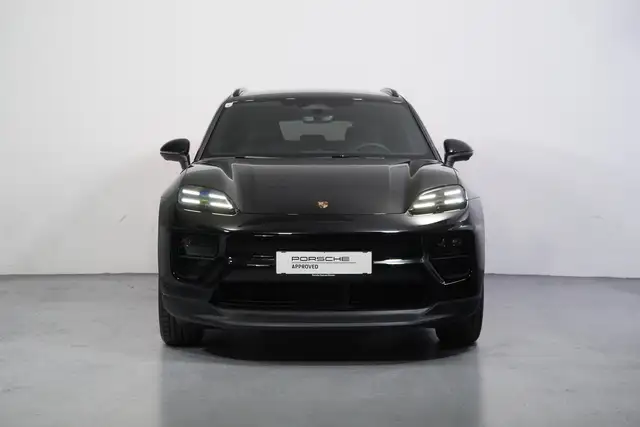 Porsche Macan view 2