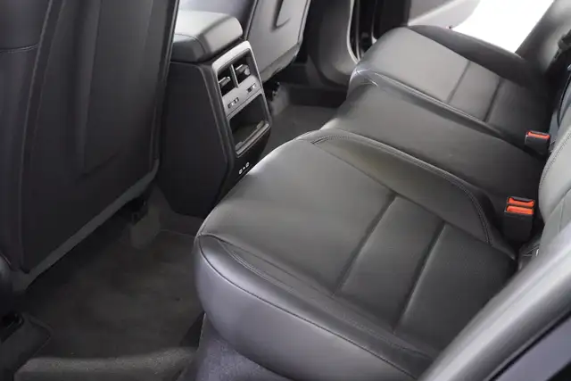 Porsche Macan view 26